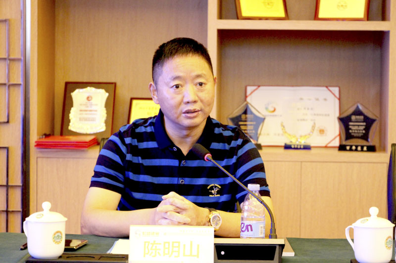 陈明山讲话△双方座谈交流△合影留念△观摩章管家智能印章操作演示